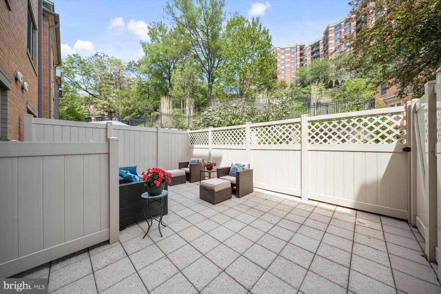 2239 Fairfax Drive N photo 12