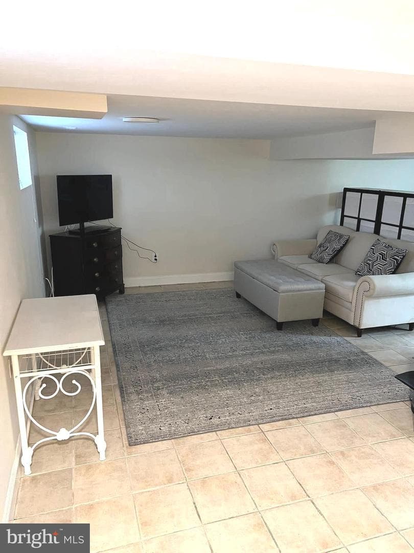 2034 S Shirlington Road photo 27
