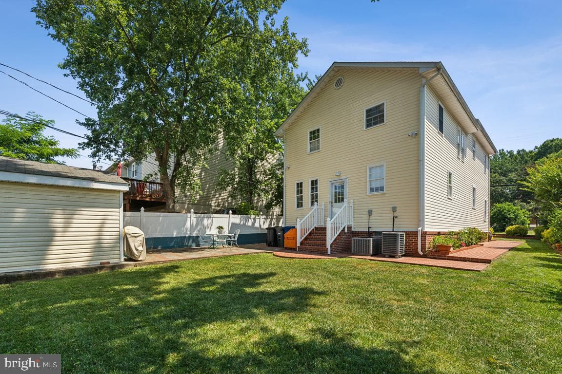 2034 S Shirlington Road photo 36