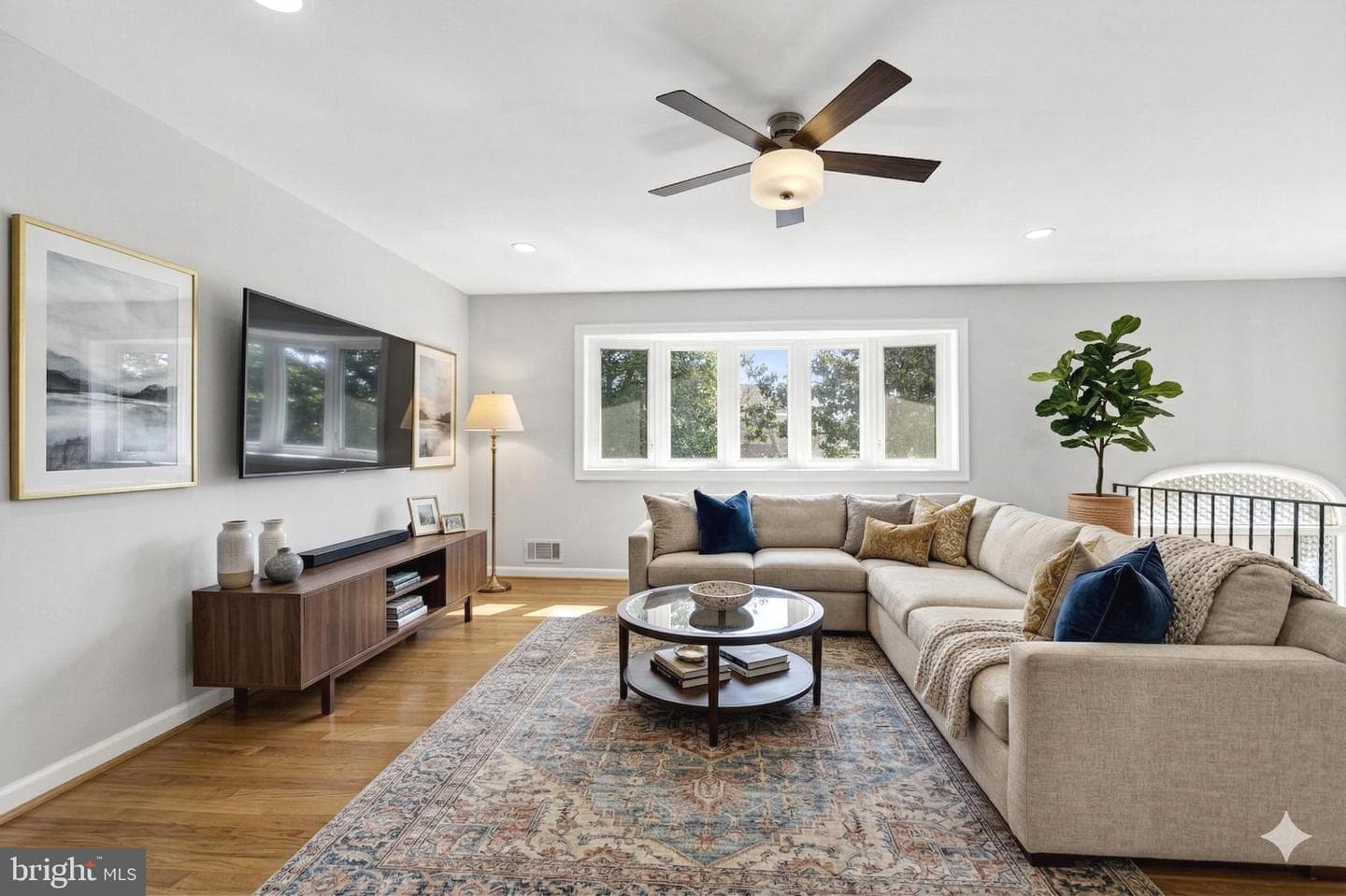 306 S Pershing Drive photo 2