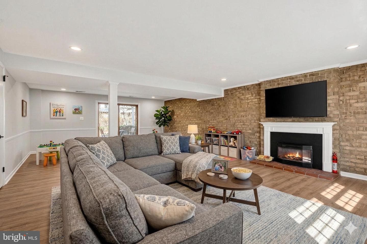 306 S Pershing Drive photo 9