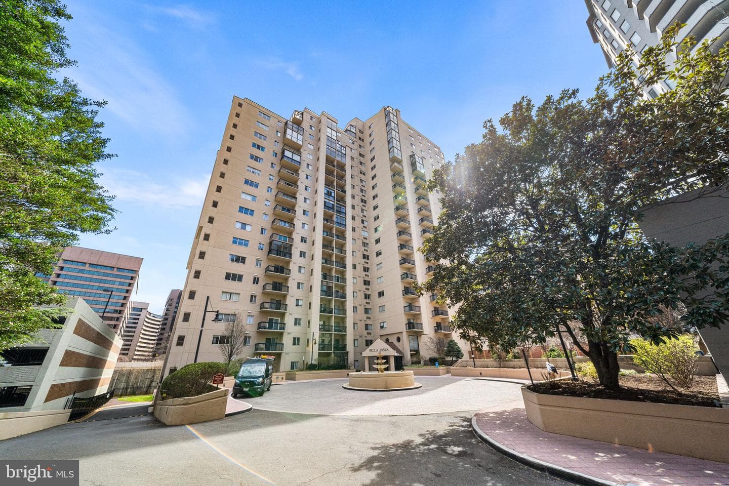 1211 S Eads St # 1305, Arlington
