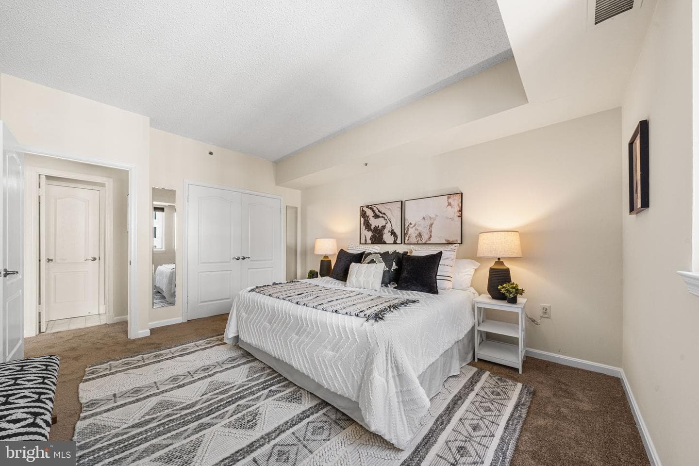 1211 S Eads St # 1305 photo 16