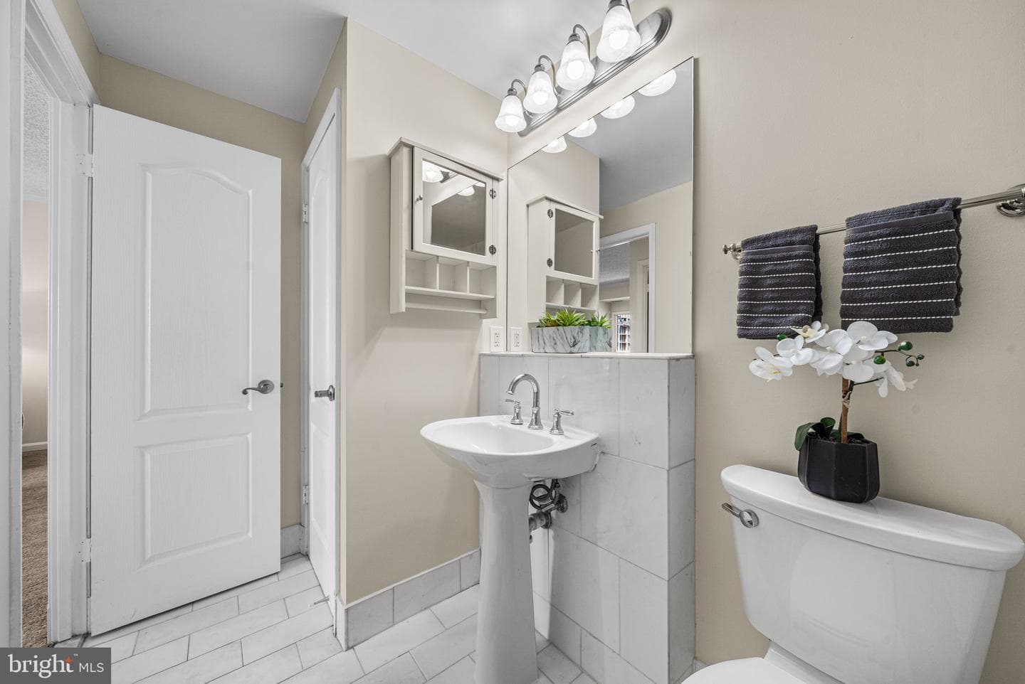 1211 S Eads St # 1305 photo 19