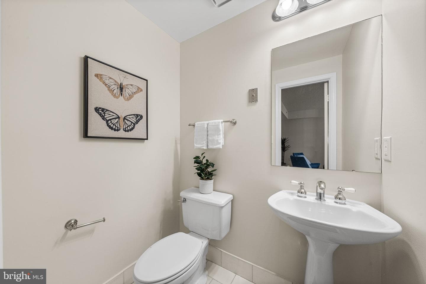 1211 S Eads St # 1305 photo 20