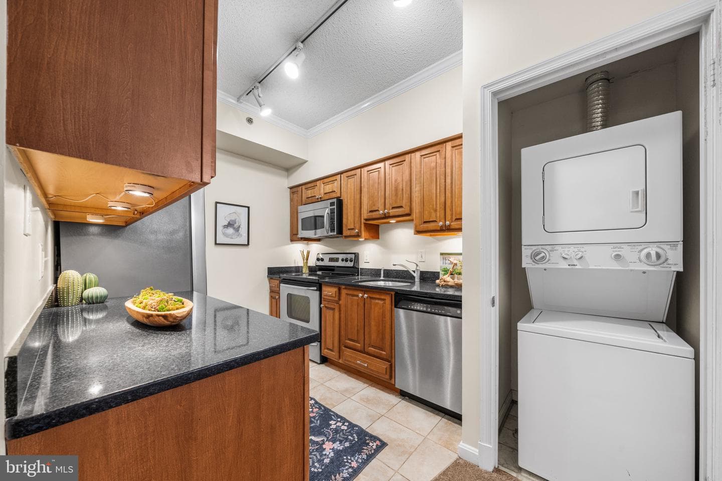 1211 S Eads St # 1305 photo 21