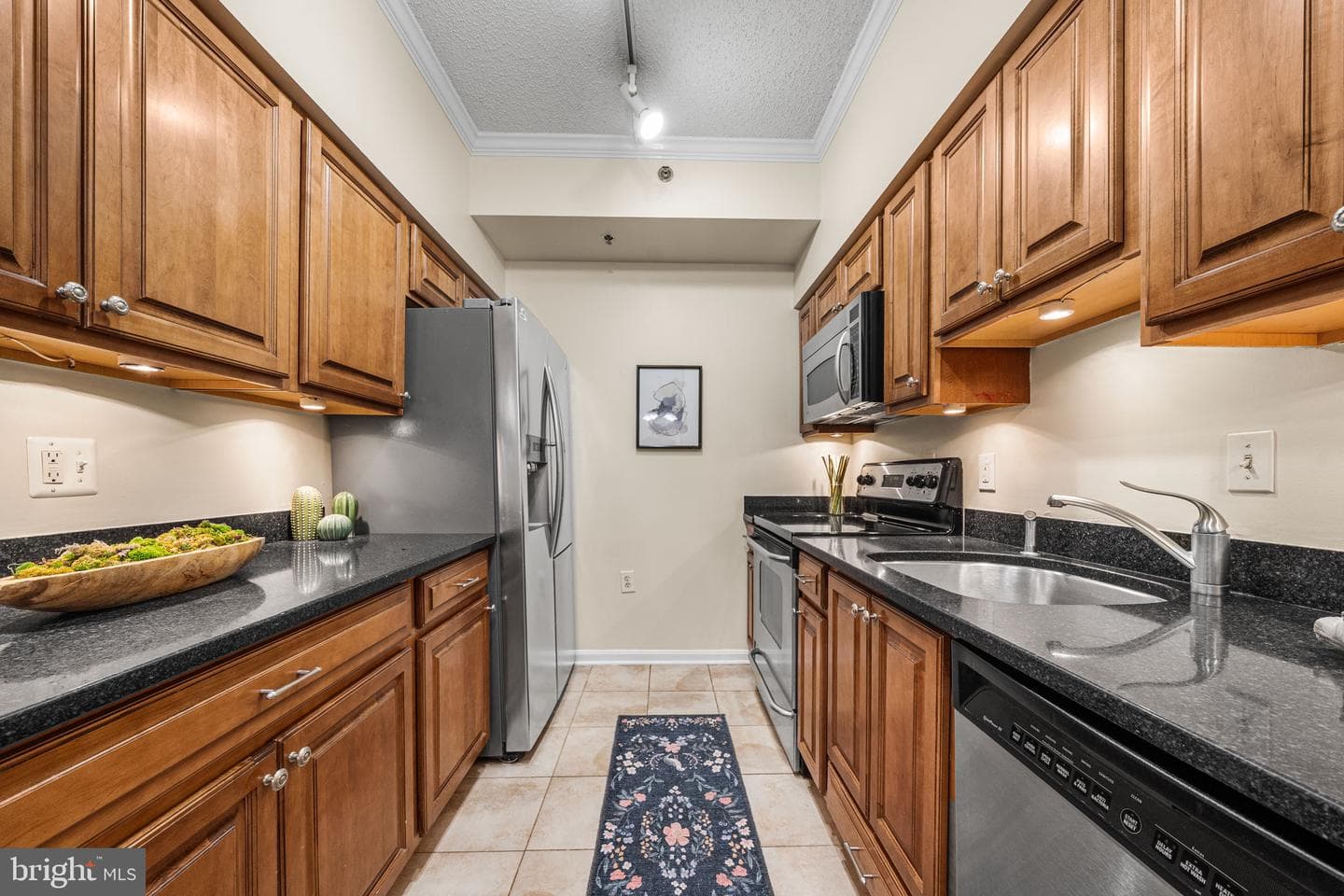 1211 S Eads St # 1305 photo 6