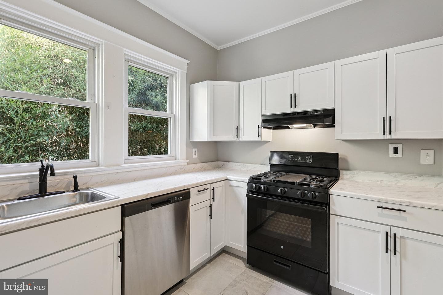 2417 Washington Blvd photo 8