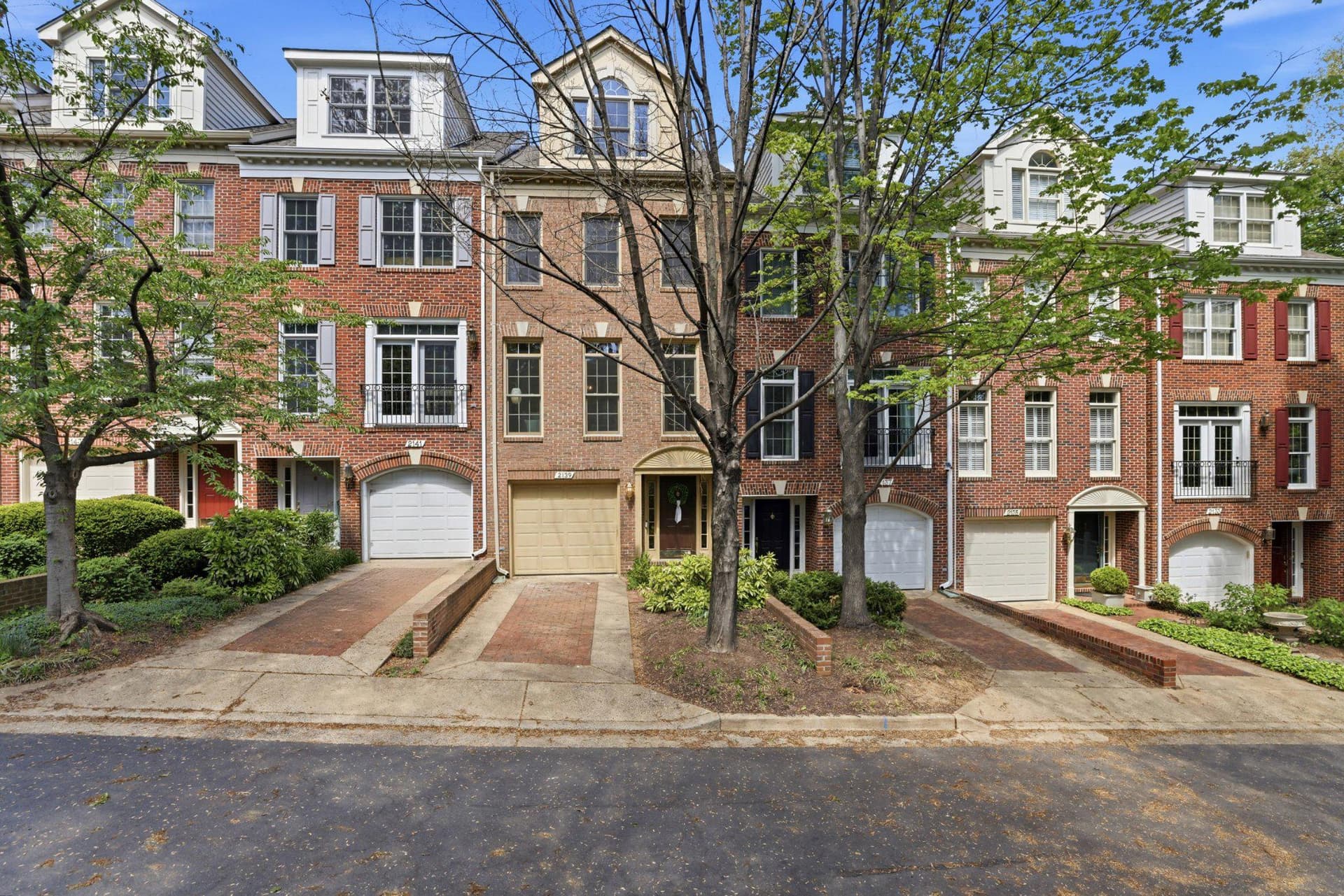 2139 N Pierce Court, Arlington