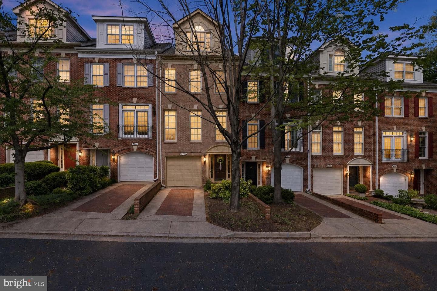 2139 N Pierce Court, Arlington