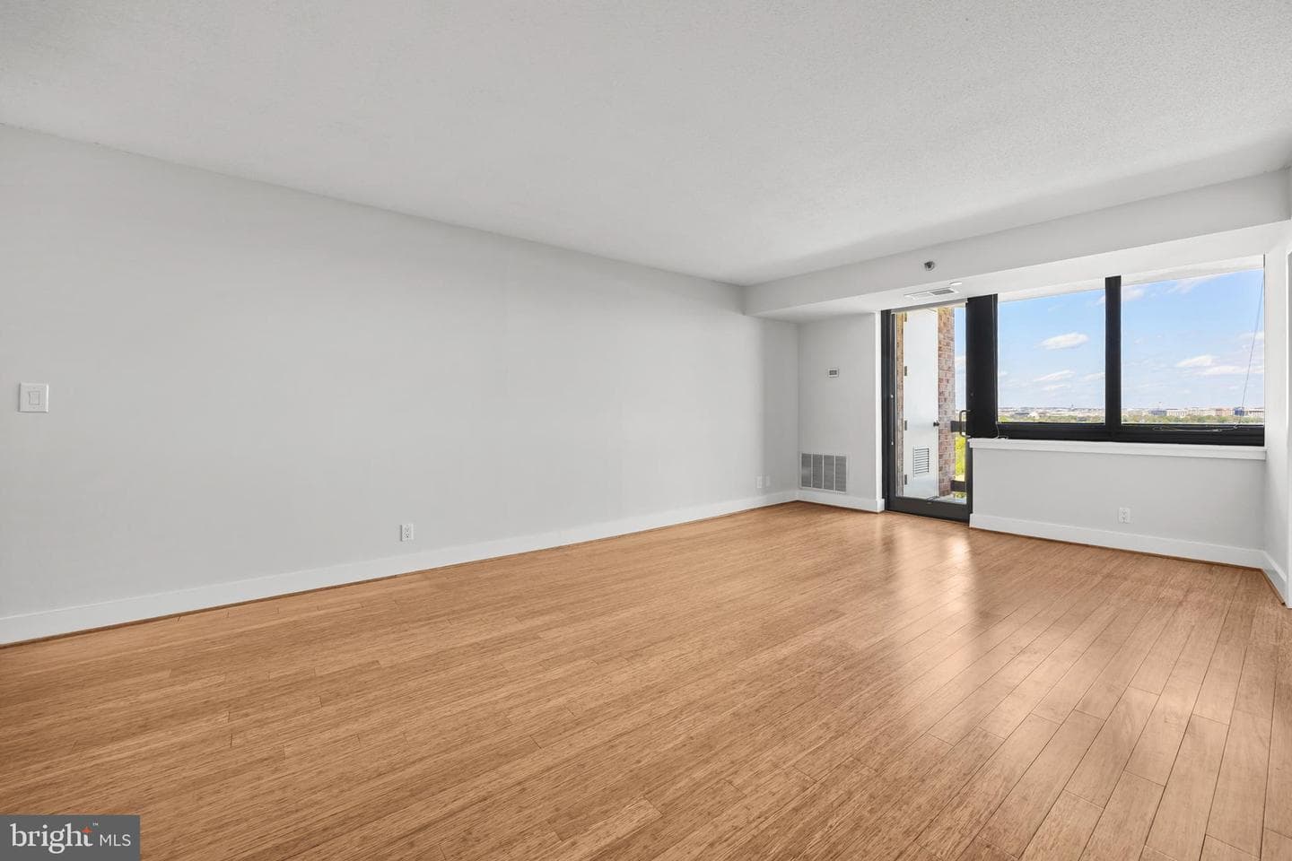 1805 Crystal Dr # 1010S photo 10