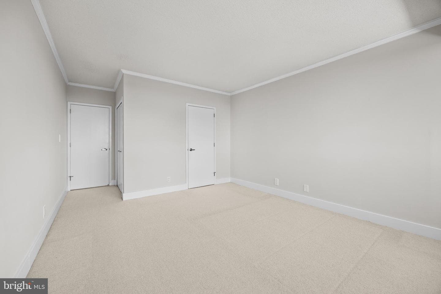 1805 Crystal Dr # 1010S photo 23