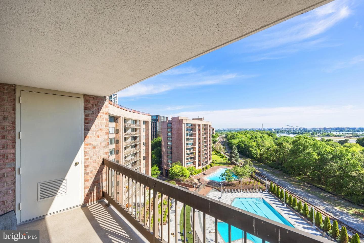 1805 Crystal Dr # 1010S photo 5