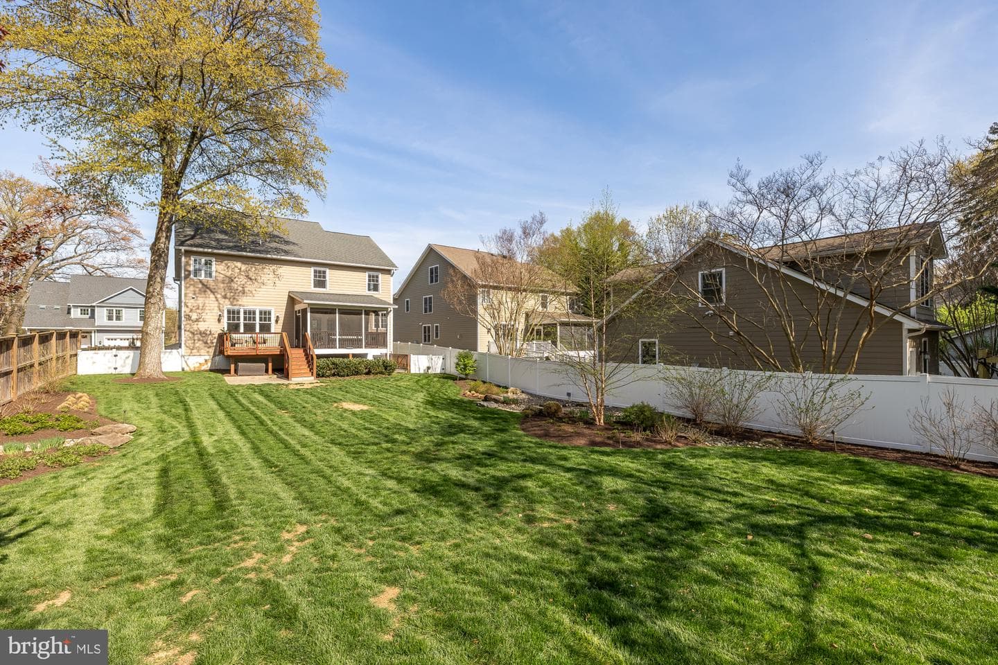 1022 N Edison Street photo 32