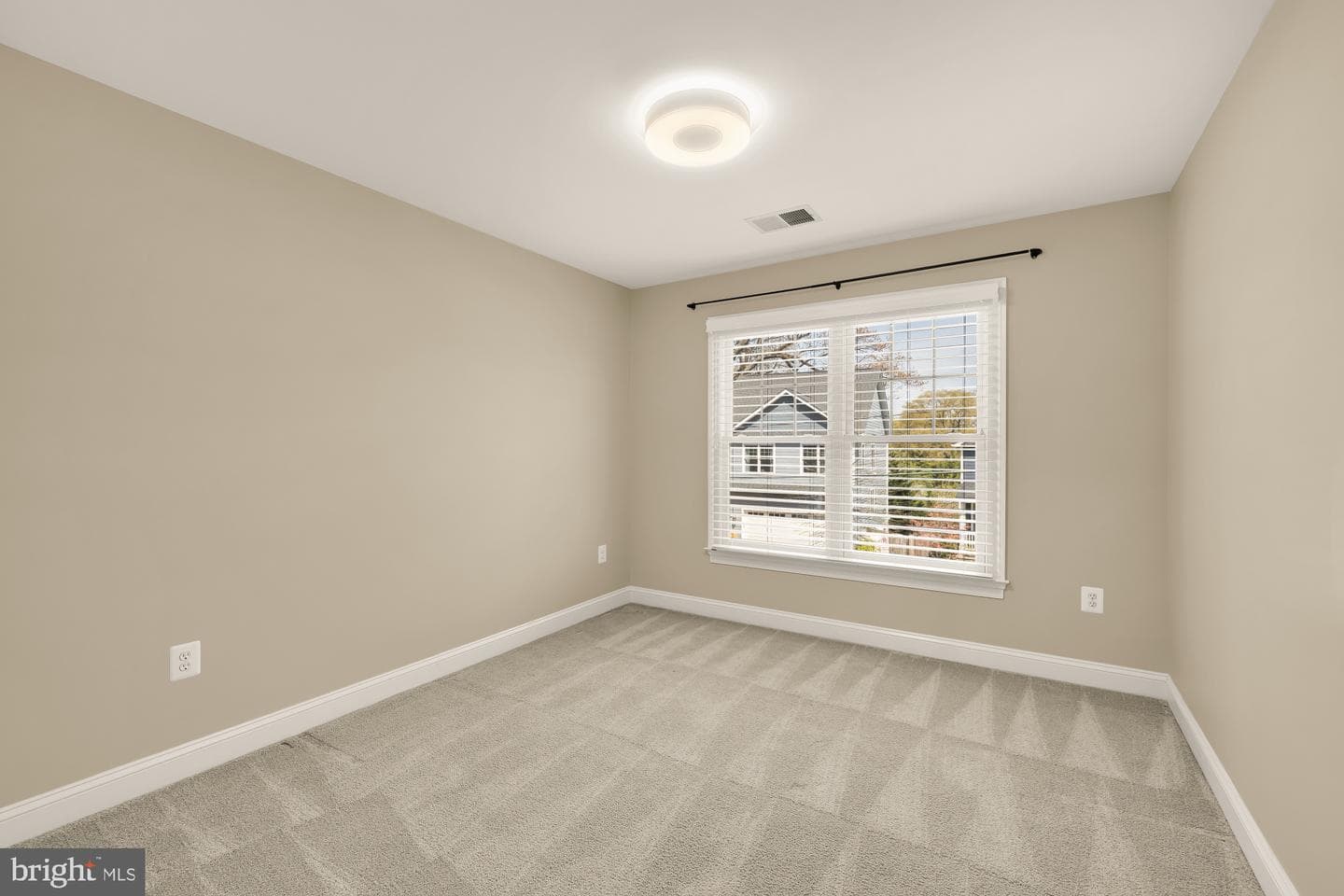 1022 N Edison Street photo 55