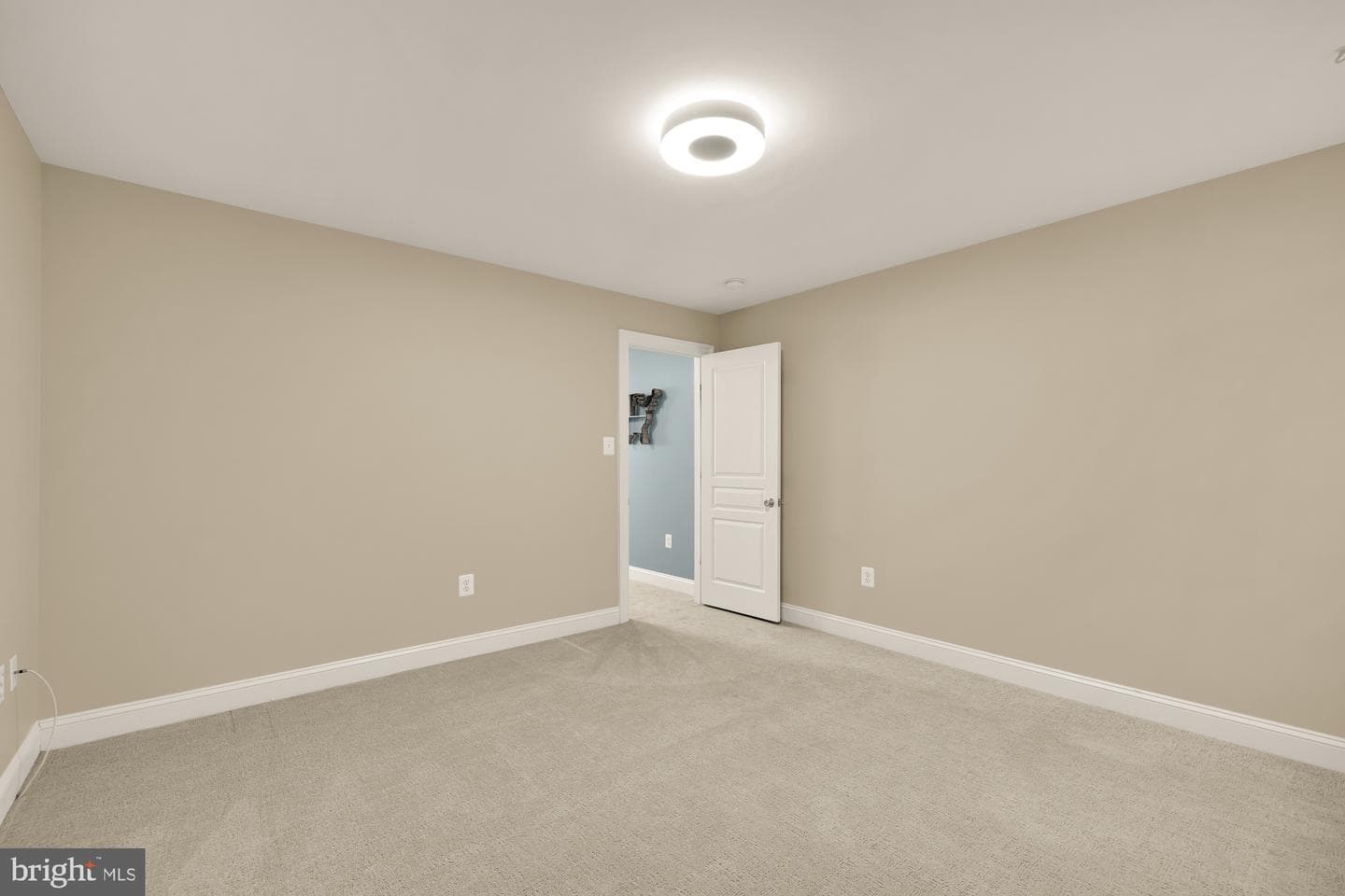 1022 N Edison Street photo 71