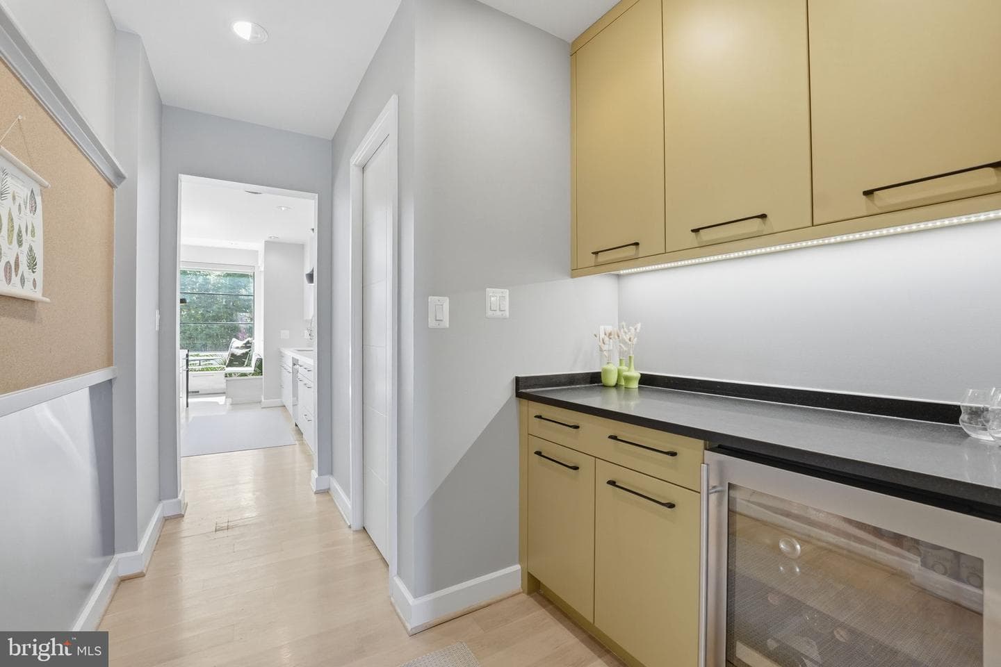 1404 N Herndon Street photo 11