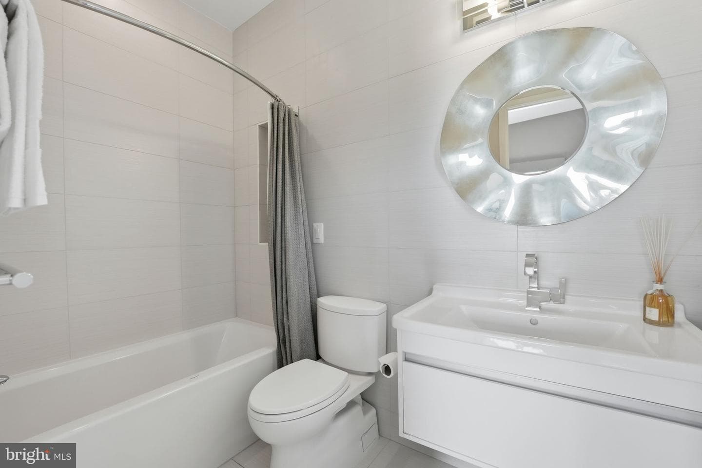 1404 N Herndon Street photo 61