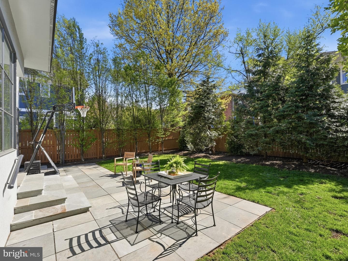 1404 N Herndon Street photo 83