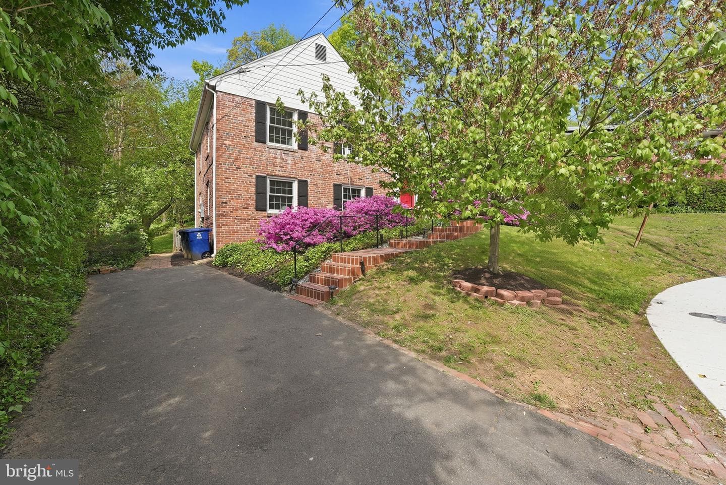 3004 S Hill Street photo 2