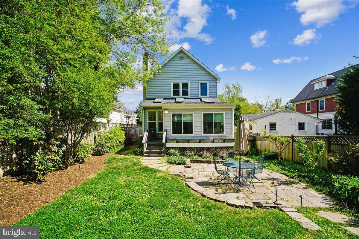 5725 6th Street N photo 2