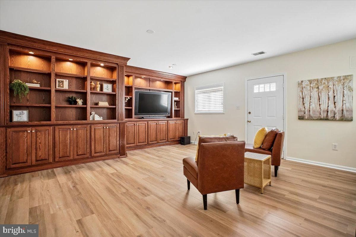 5725 6th Street N photo 26