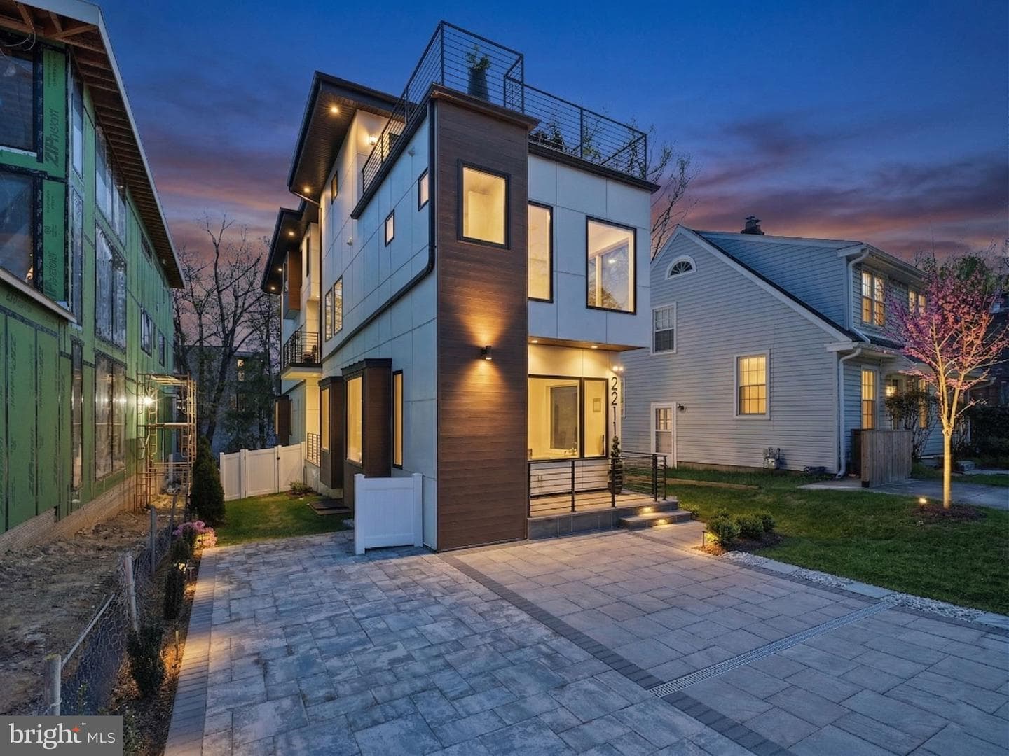 2211 Military Road photo 3