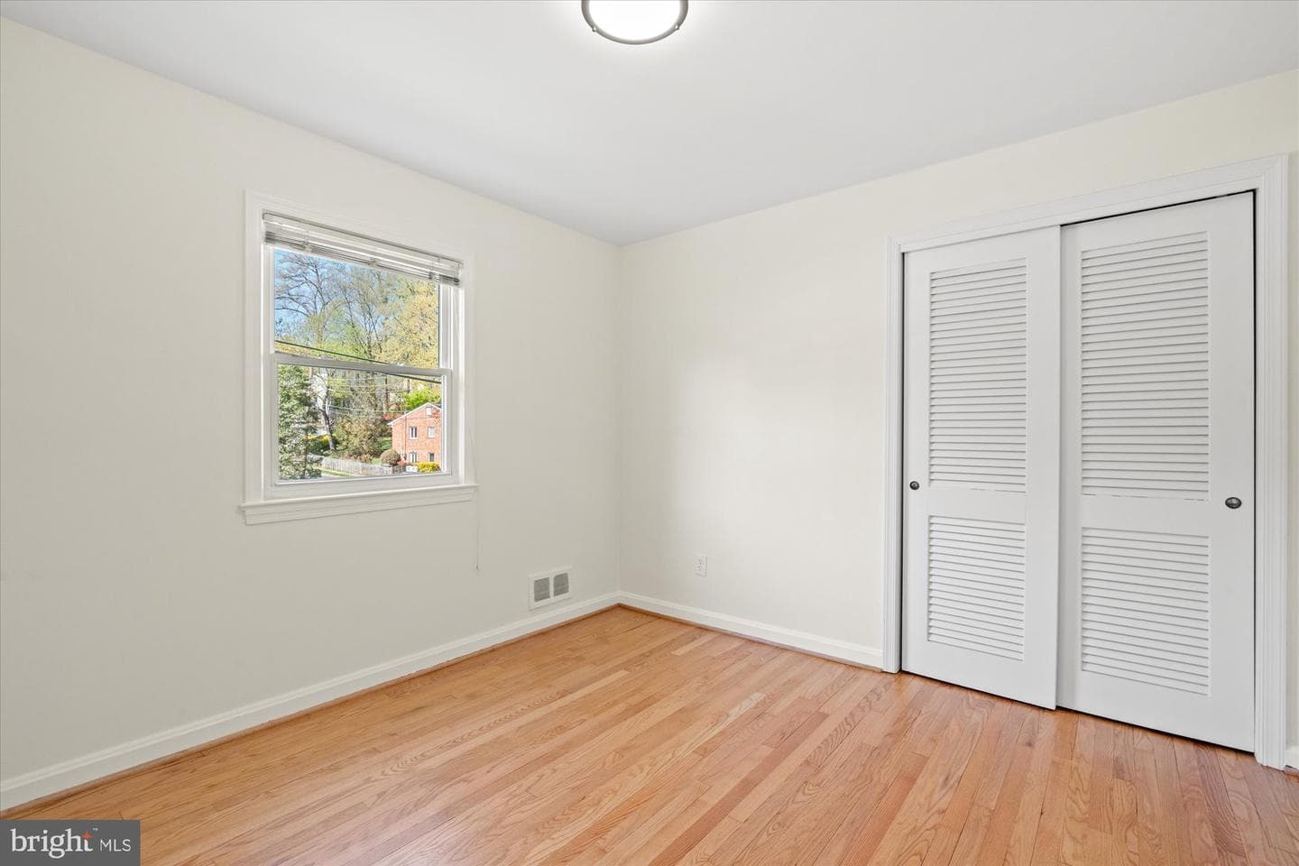3907 N Woodstock Street photo 30