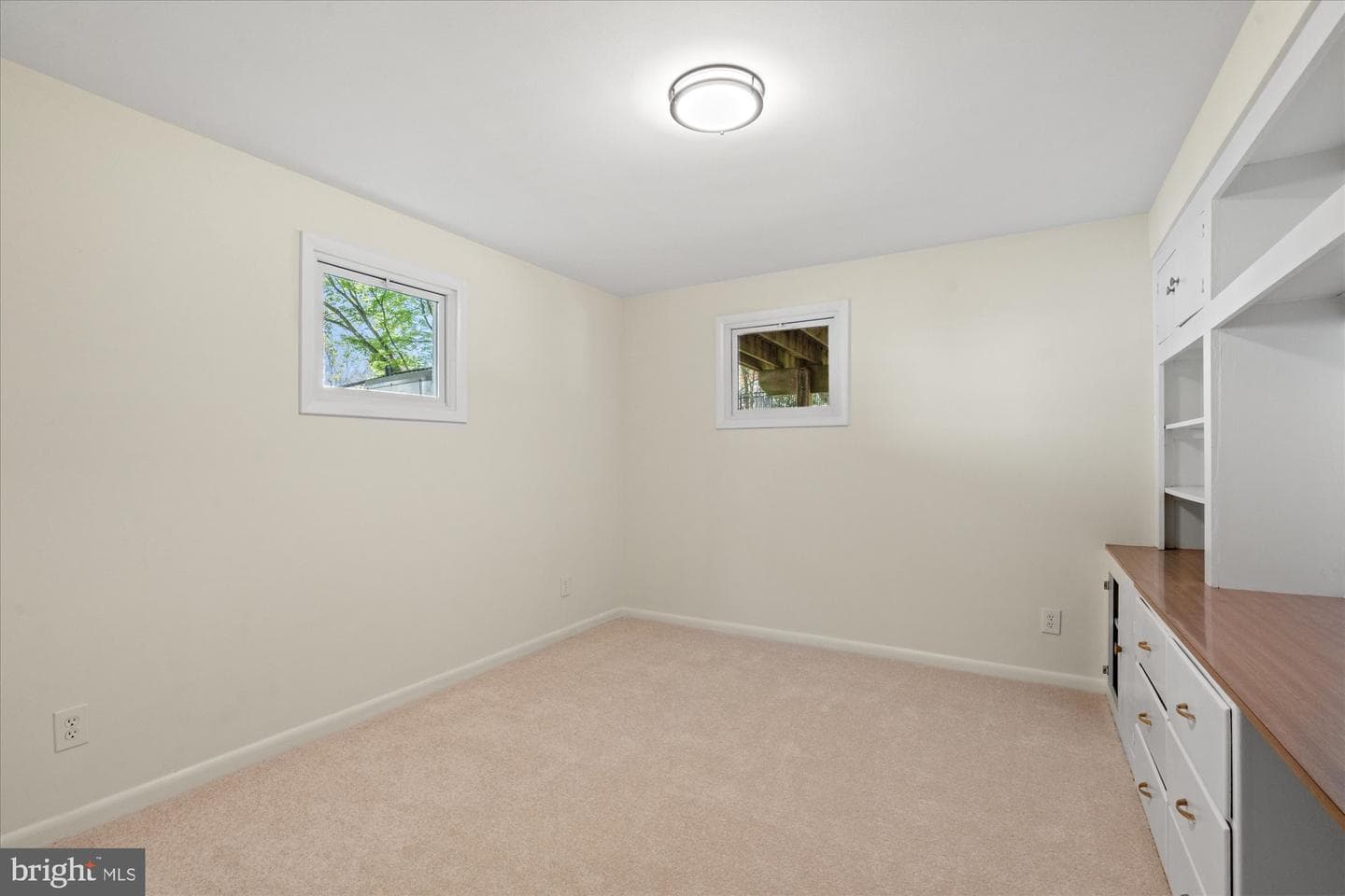 3907 N Woodstock Street photo 43