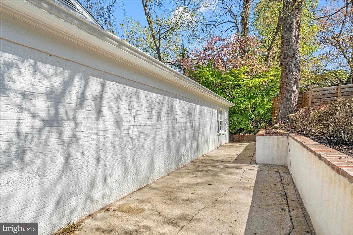 3907 N Woodstock Street photo 55