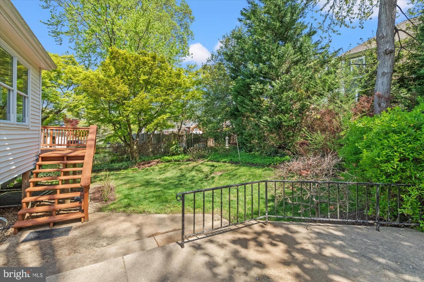 3907 N Woodstock Street photo 57