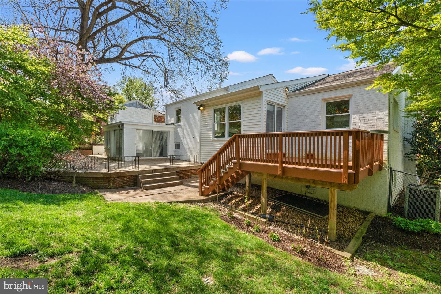 3907 N Woodstock Street photo 6