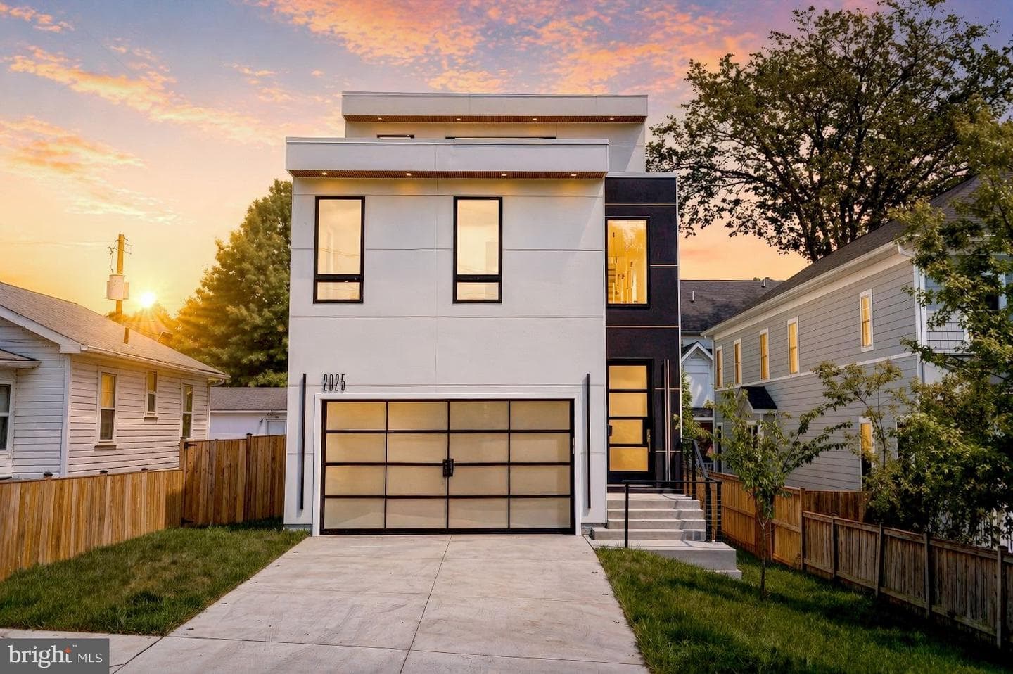 2025 N Emerson Street photo 3