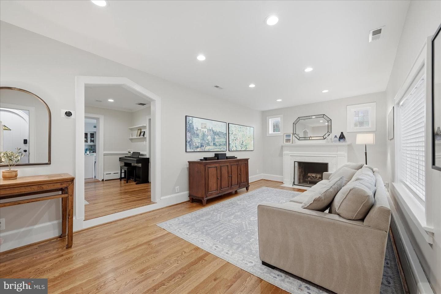 1319 N Wakefield Street photo 4