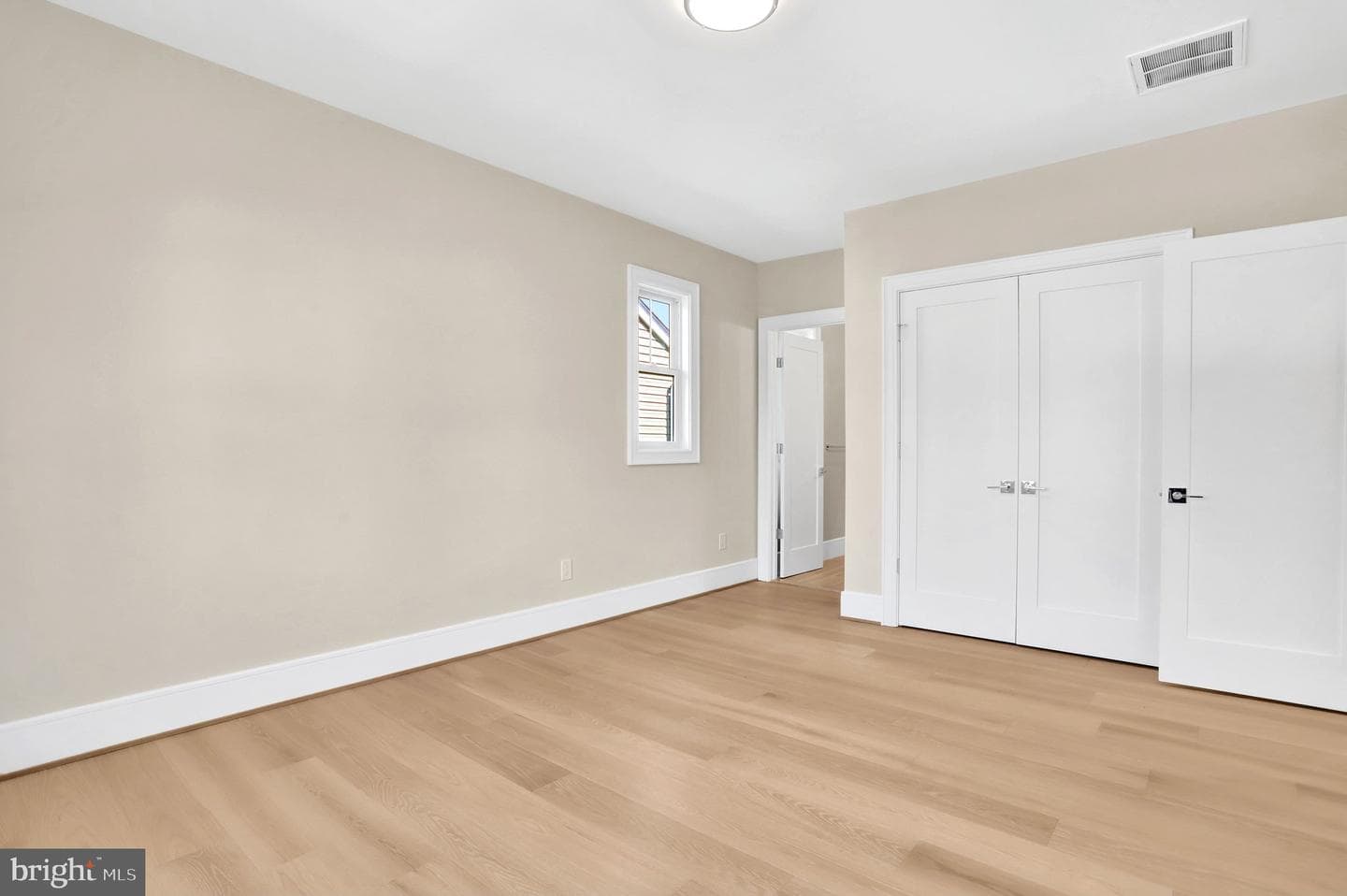 501 N Jefferson Street photo 39