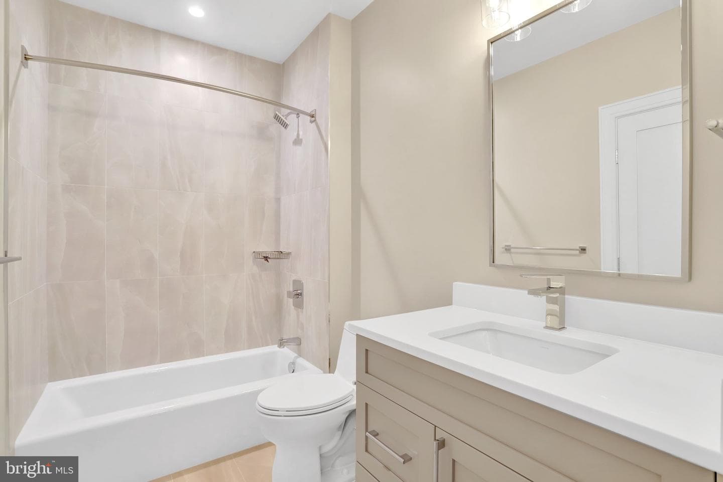 501 N Jefferson Street photo 65
