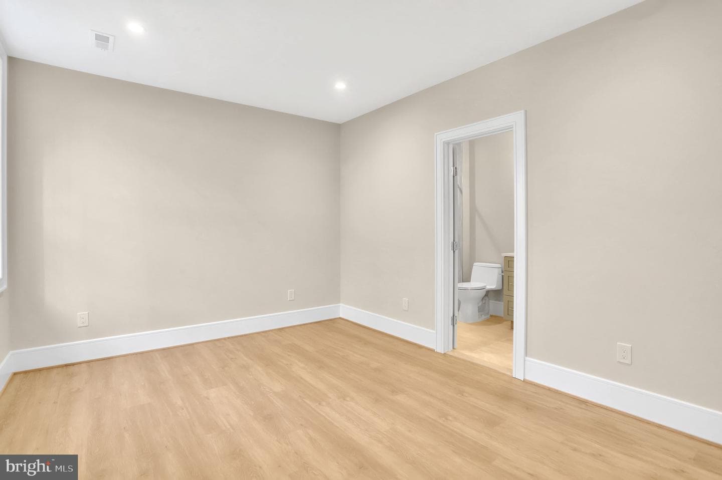 501 N Jefferson Street photo 68