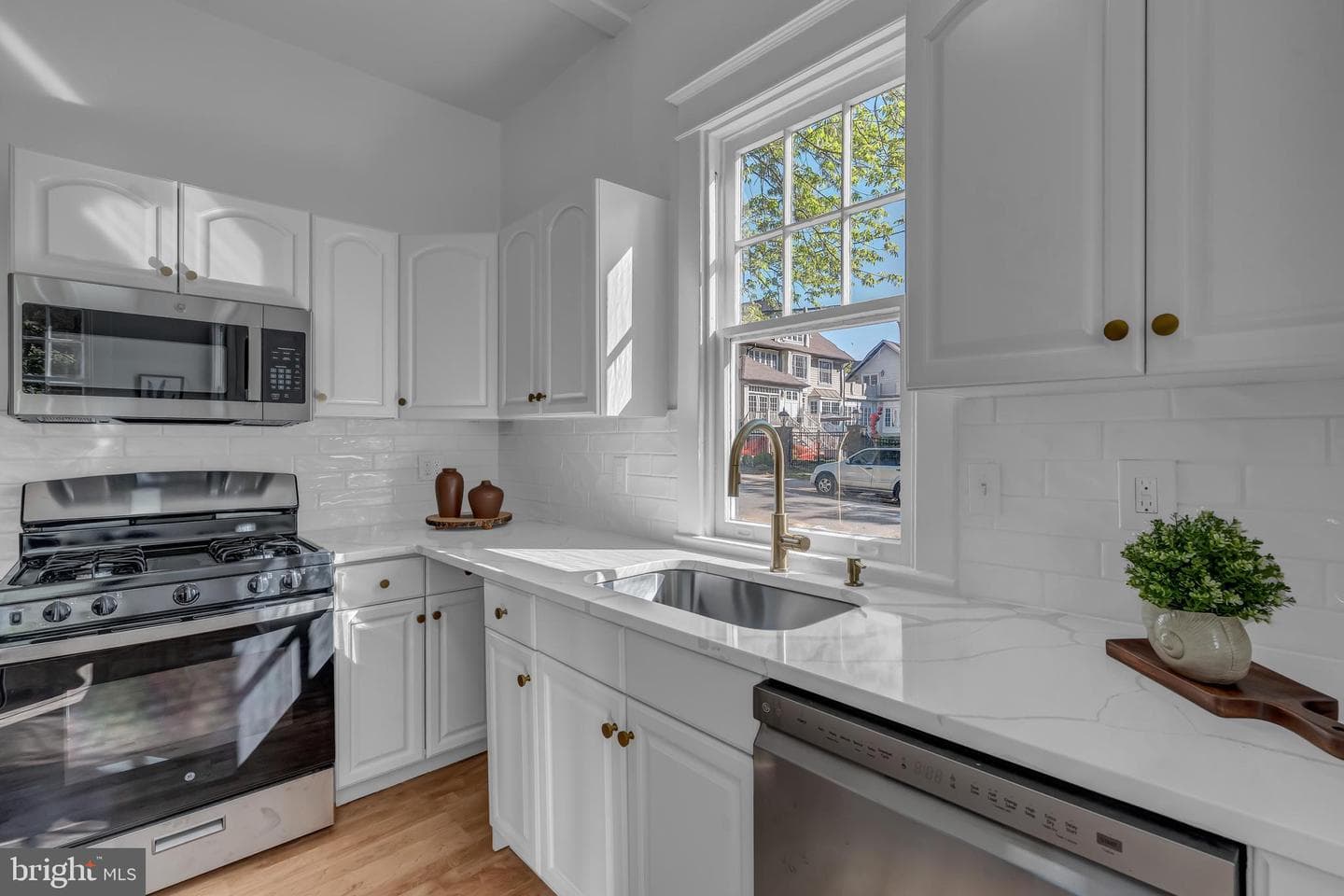 422 N Edgewood Street photo 15