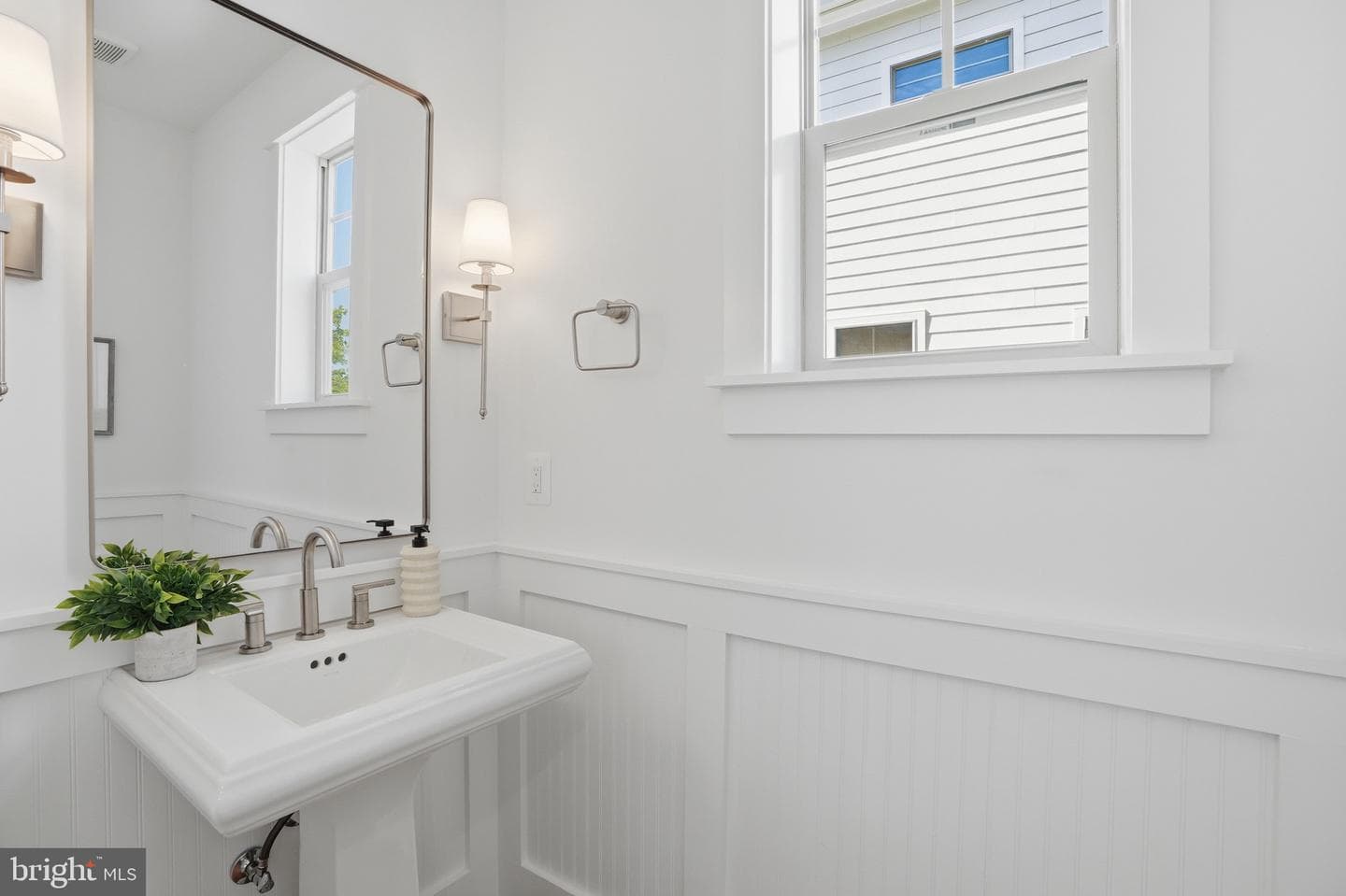 1310 S Poe Street photo 24
