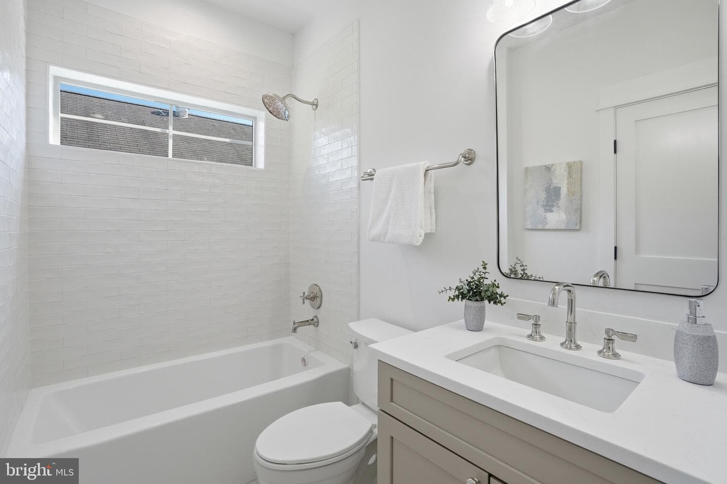 1310 S Poe Street photo 35