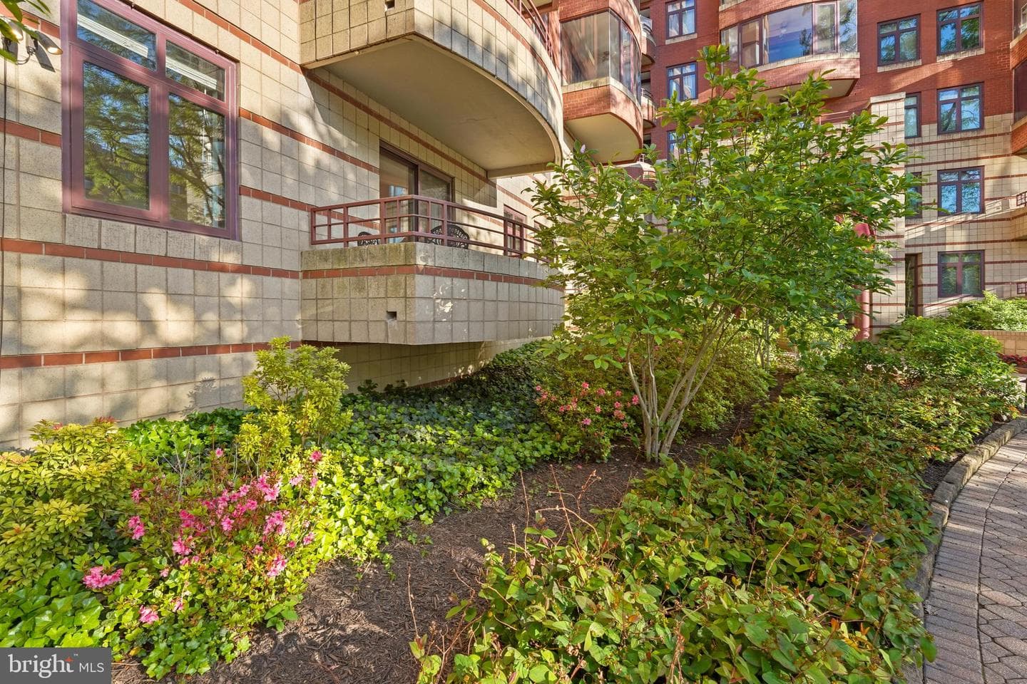 2400 Clarendon Boulevard #103 photo 35