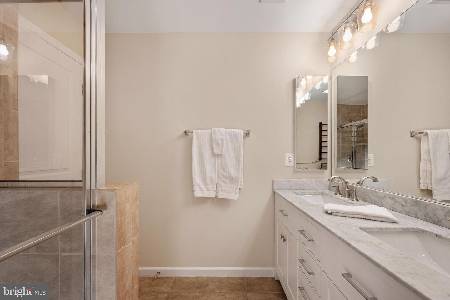 3327 Kemper Road photo 25