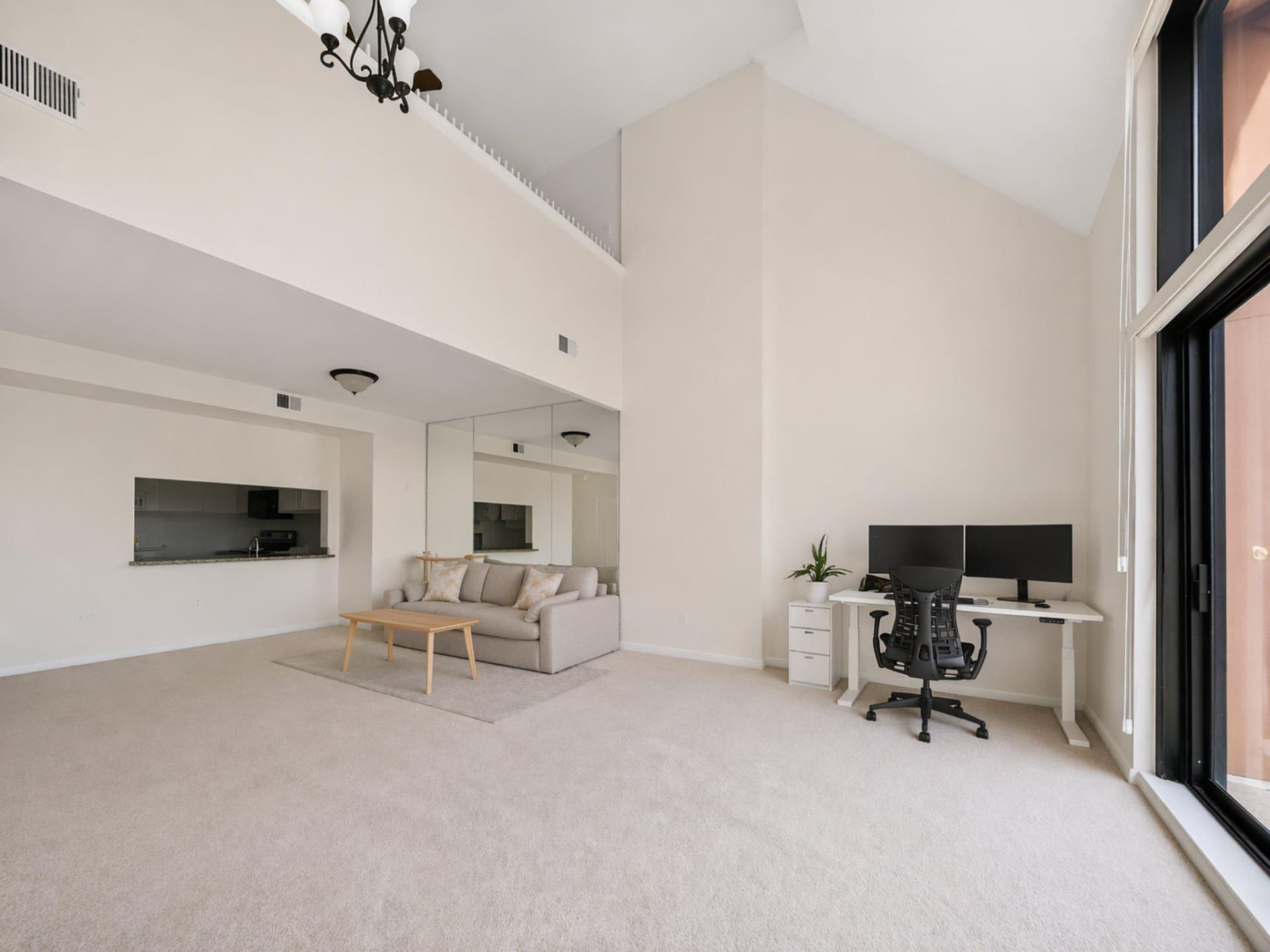 1301 N Courthouse Rd # 1803 photo 11