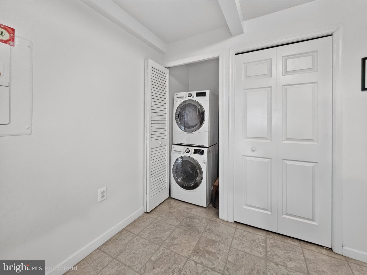 1301 N Courthouse Rd # 1803 photo 18