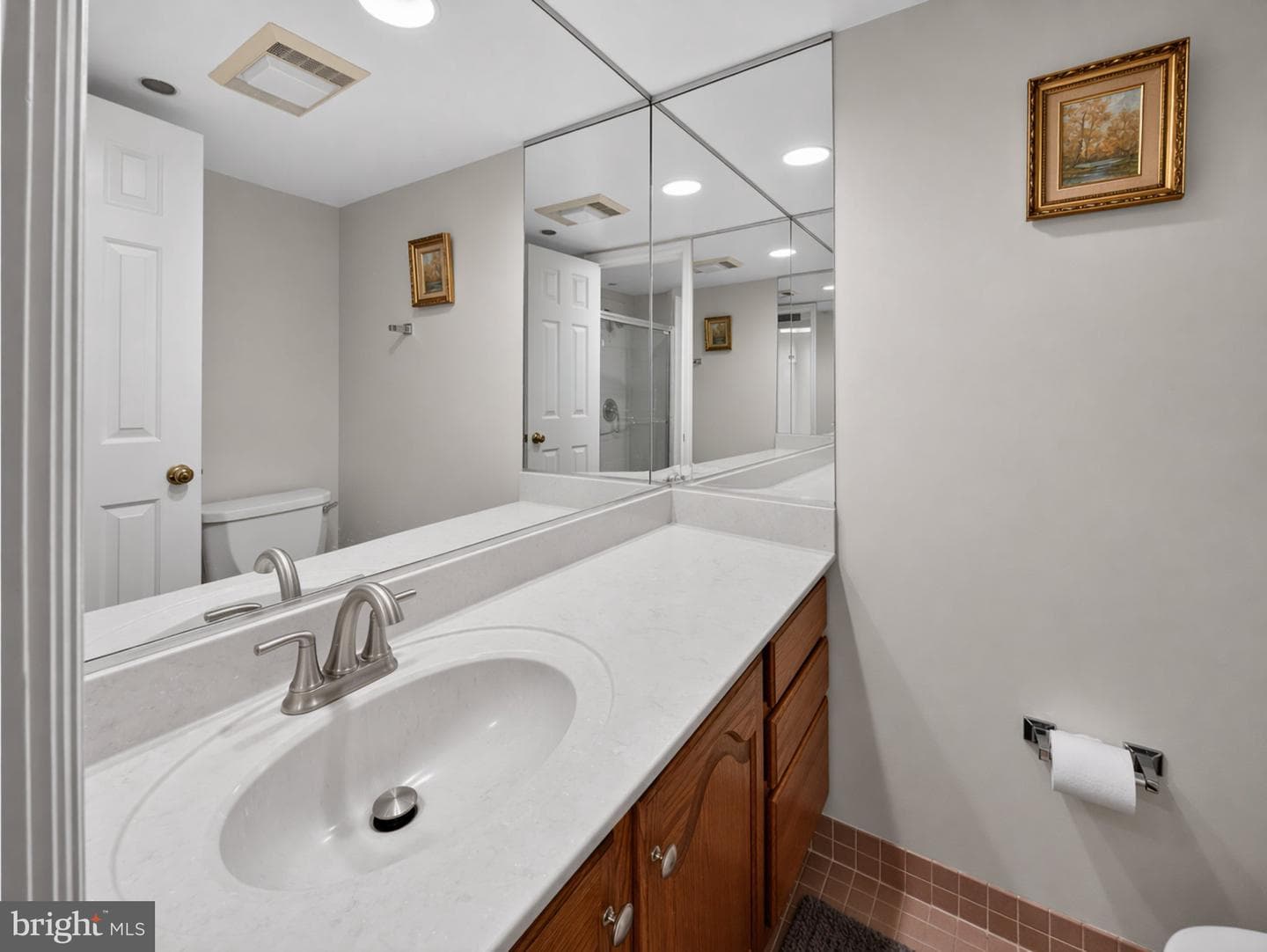 1301 N Courthouse Rd # 1803 photo 21