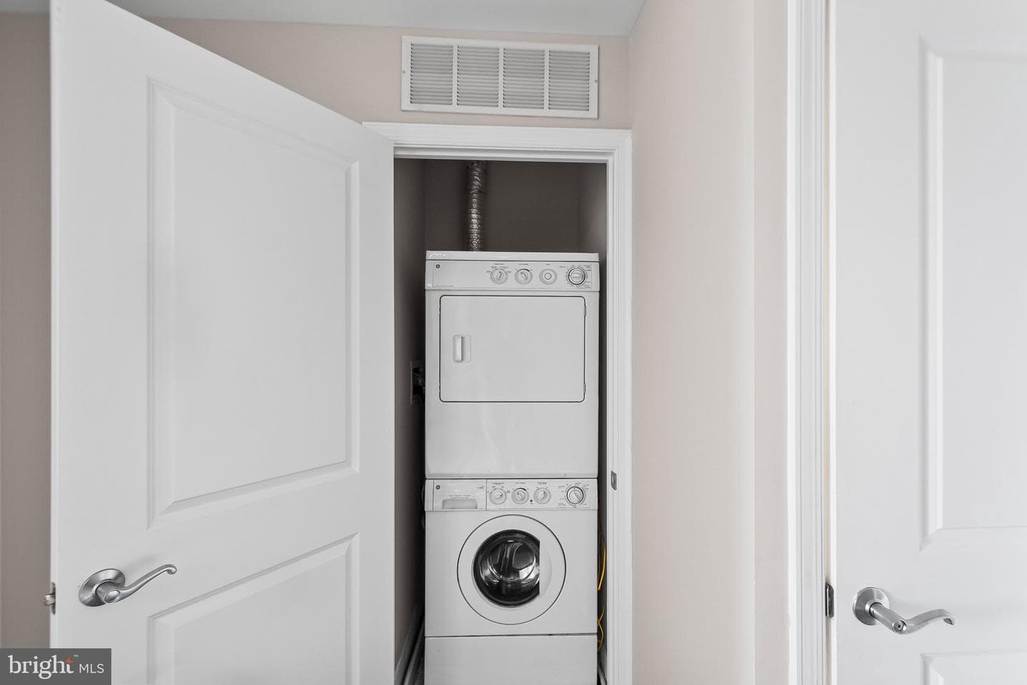 3600 S Glebe Road #unit 330w photo 23