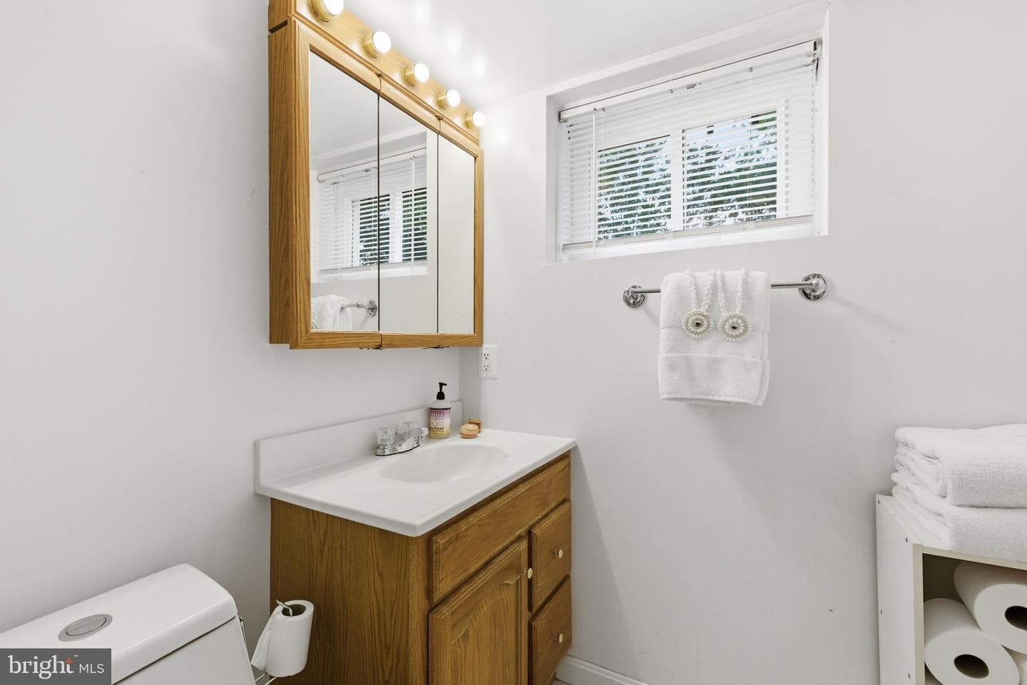 874 N Lebanon Street photo 34