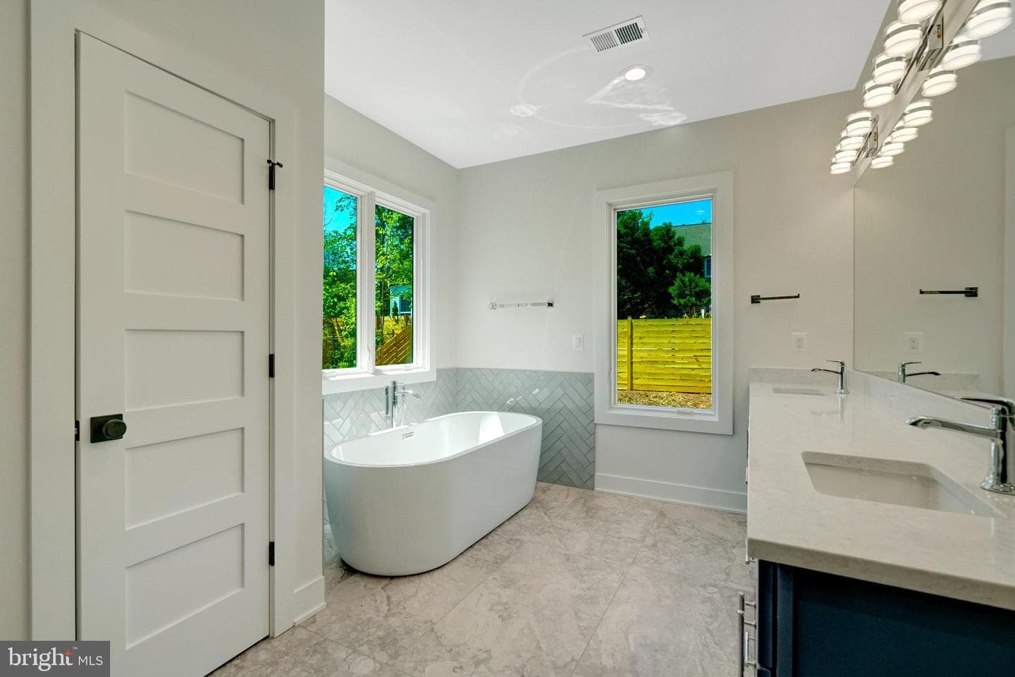 2816 N Jefferson Street photo 33