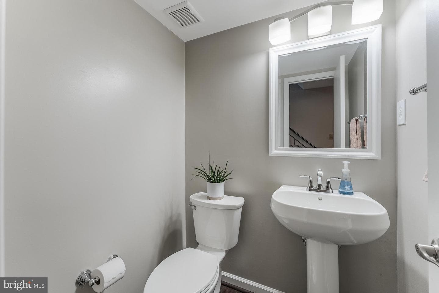 2202 S Quincy Street #2 photo 9