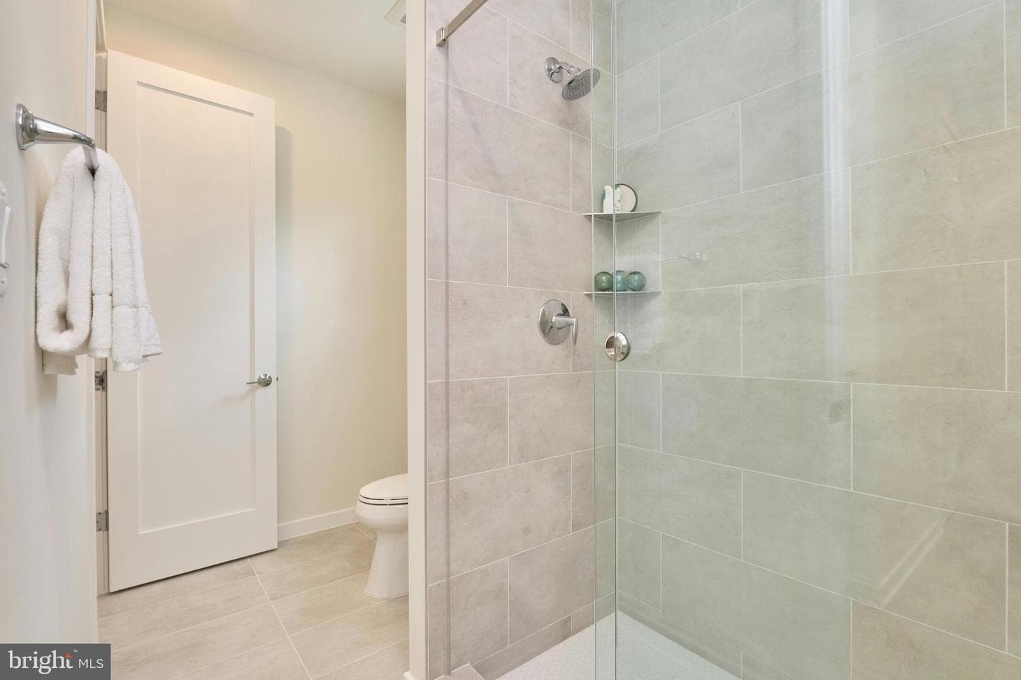 409 Jackson Street N photo 20